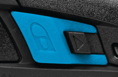 Com a proteção azul impede que a lâmina saia involuntariamente. Um pressionamento – e fica protegido(a) contra ferimentos quando não está a fazer uso ou durante o transporte.