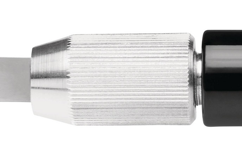 Devido à sua estrutura estável, você pode contar com o TRIMMEX FORTEX por muito mais tempo. Somente um exemplo: o suporte da lâmina robusto fabricado em alumínio, que envolve firmemente a lâmina.