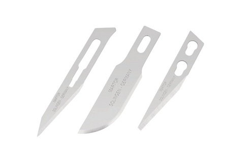 Aan u de keuze. Bij deze ongewoon grote keuze aan mesjes is het mesje dat precies voor u past er beslist bij. Verstandig en veilig: veel mesjes kunnen in de greep opgeborgen worden.