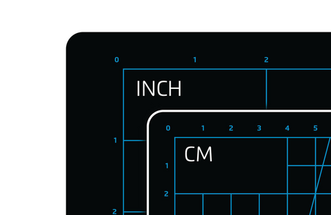 Printed grids help you to cut with precision. As an extra, the mat front has a cm-grid and the back an inch-grid. You can choose the grid-size you need.